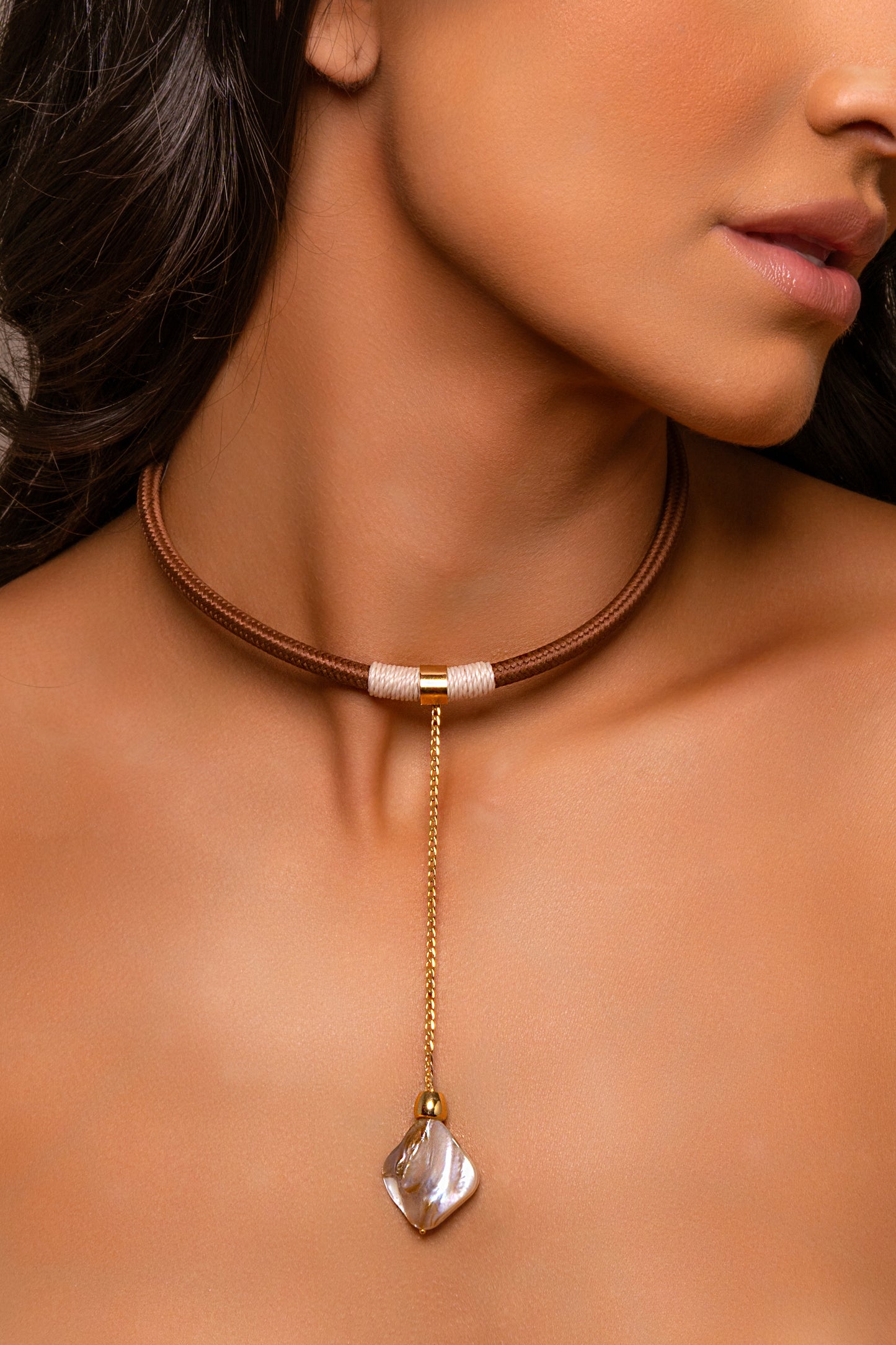 Pendulum Necklace With Mother Pearl Stone